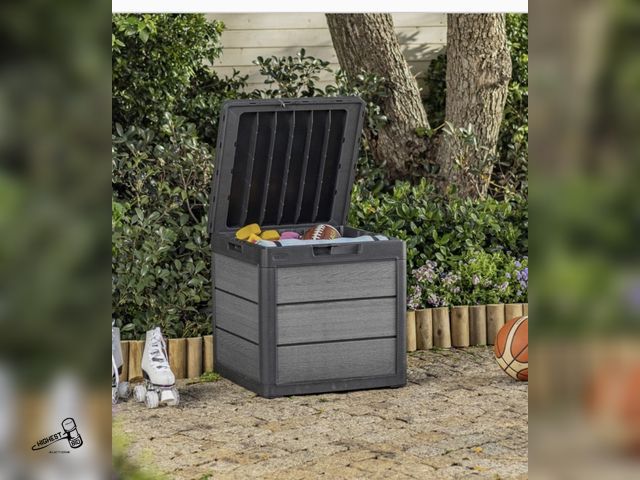 Lot 91-8692 - KETER CORTINA 30 GALLON RESIN DECK BOX FOR PATIO OUTDOOR STORAGE - GREY