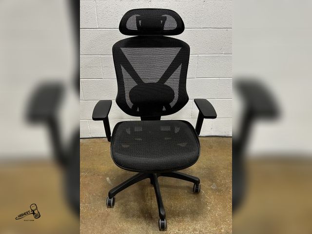 Lot 91-10420 - GAMING OR OFFICE SWIVAL CHAIR FULLY ADJUSTABLE TO FIT ANY ONE TO BE COMFORTABLE WHILE SITTING LONG P...
