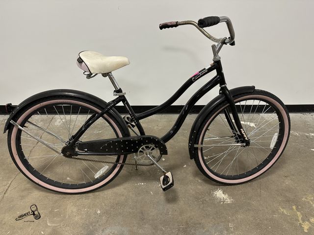 Lot 91-7874 - HUFFY CRANBROOK 26" BEACH CRUISER