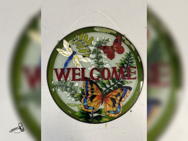 Lot 91-8304 - STAINED GLASS SUN CATCHER 15" DIAMETER