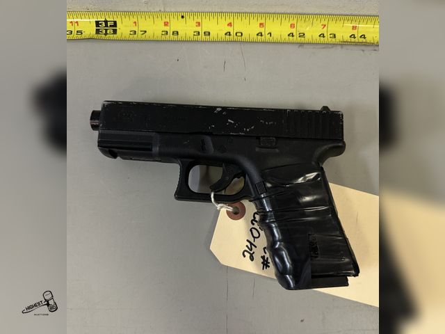 Lot 91-9676 - GLOCK 19 CAL 6MM BB GUN