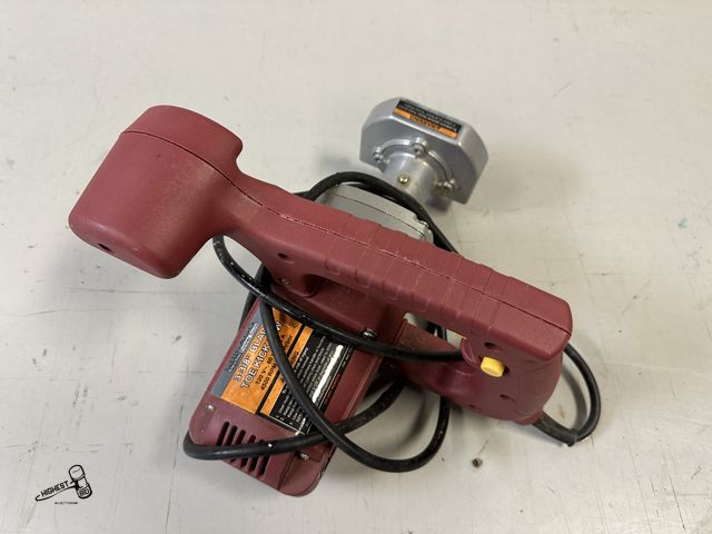 Lot 91-10485 - CHICAGO ELECTRIC 3-3/8" BLADE TOE KICK SAW - GREAT FOR CUTTING UNDER COUNTERS WHEN INSTALLING NEW FL...