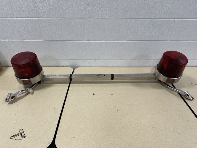 Lot 91-10296 - VINTAGE TWIN BEACON RAY LIGHTS ON BAR