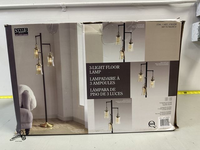 Lot 91-6229 - ARDEN 3 LIGHT FLOOR LAMP - STURDY STEEL POLE AND BASE - ACCENTED WITH ANTIQUE BRASS LIGHT STEMS AND ...