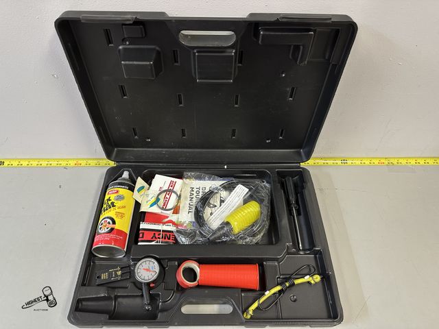 Lot 91-6378 - PLASTIC BLACK TOOL CASE WITH MISC TOOLS AND MISC CAR EMERGENCY ITEMS