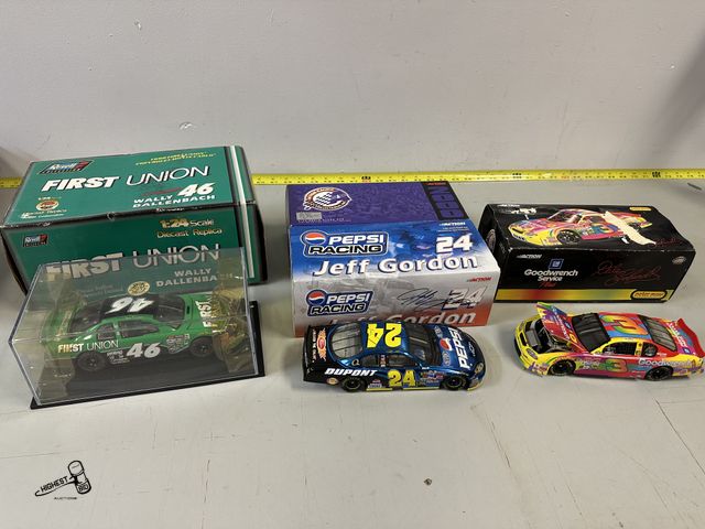 Lot 91-7553 - NASCAR RACING COLLECTIBLES NASCAR 1:24 SCALE ACTION RACE CAR # 3 DALE EARNHARDT GM GOODWRENCH PLUS 2...