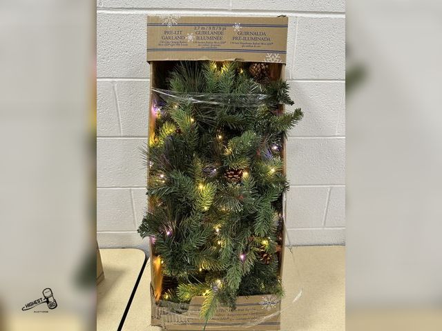 Lot 91-10529 - 9 FOOT PRE-LIT GARLAND 150 COLOR-CHANGING RADIANT MICRO LED LIGHTS WITH TWINKLE