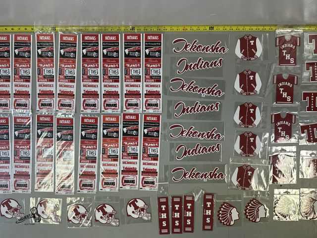 Lot 91-8332 - New TEKONSHA INDIANS SCRAP BOOK SUPPLIES