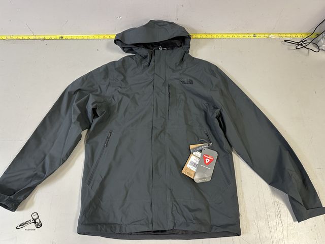Lot 91-9702 - New XL MENS NORTH FACE CHARCOAL COAT MSRP $149