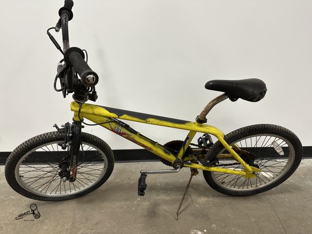 Lot 91-7872 - X GAMES 20" BMX BIKE