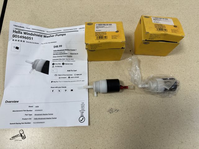 Lot 91-7165 - HELLA WINSHIELD WASHER PUMPS 005496051 - RESTORES YOUR CLEAR VIEW FOR A SAFER WAY TO DRIVE