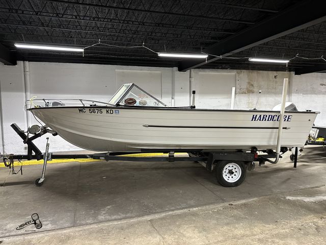 Lot 91-10474 - 1975 STARCRAFT BOAT 18' 3" Boat NICE RUNNING FISHING BOAT ON TRAILER READY TO USE WITH 90 HP JOHNSON...