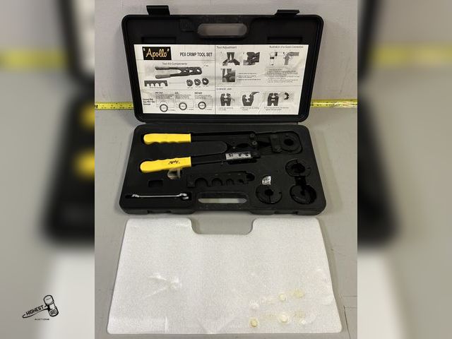 Lot 91-9611 - APOLLO PEX CRIMP TOOL SET IN CASE
