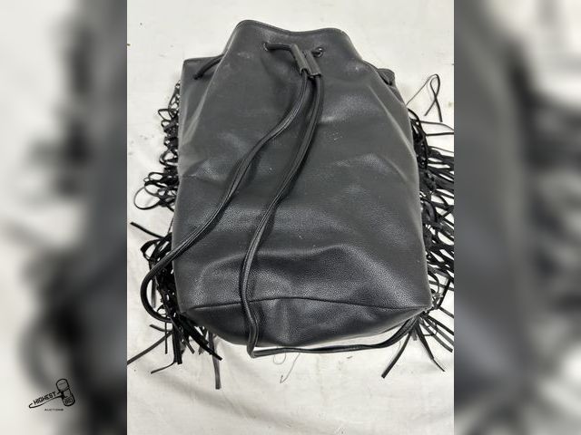 Lot 91-7641 - VICTORIA'S SECRET BLACK HANDBAG