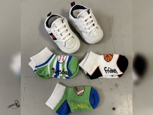 Lot 91-9711 - New SIZE 1 BABY TOMMY HILIFIGER SHOES, 2 PAIRS OF SOCKS 1 EXTRA SOCK