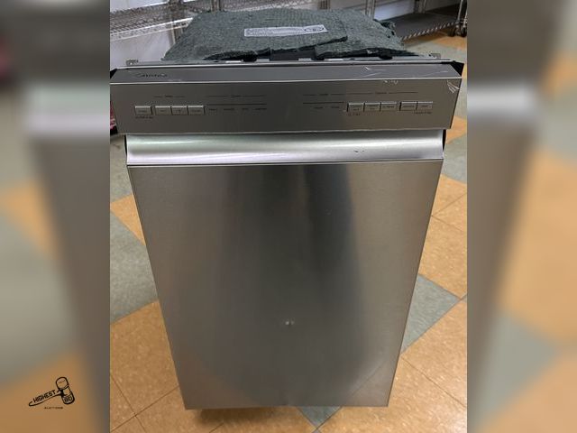 Lot 91-9055 - Scratch & Dent MIDEA  MDF18A1AST Dishwasher 18 in. Built-in dishwasher in Stainless Steel with 6-Cyc...