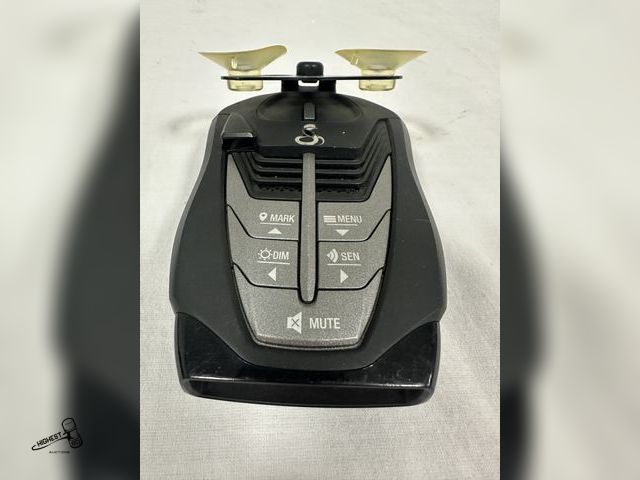 Lot 91-7946 - COBRA LASER RADAR DETECTOR MISSING CORD DID TEST POWER ONS