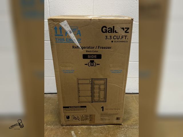 Lot 91-10377 - Scratch & Dent GALANZ GLR33MBKE23 Mini Refrigerator/Freezer 3.3 CU.FT. REFRIGERATOR / FREEZER - REVE...