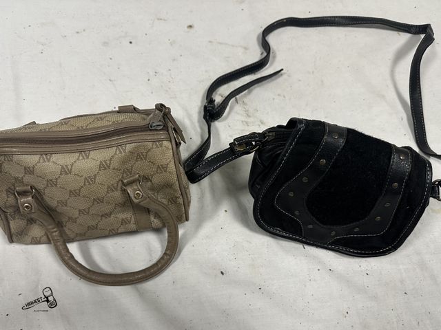 Lot 91-7646 - 2 LADIES SMALL PURSES