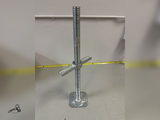 Lot 91-6947 - METALTECH 24" LEVELING JACK WITH PLATE - HOLLOW