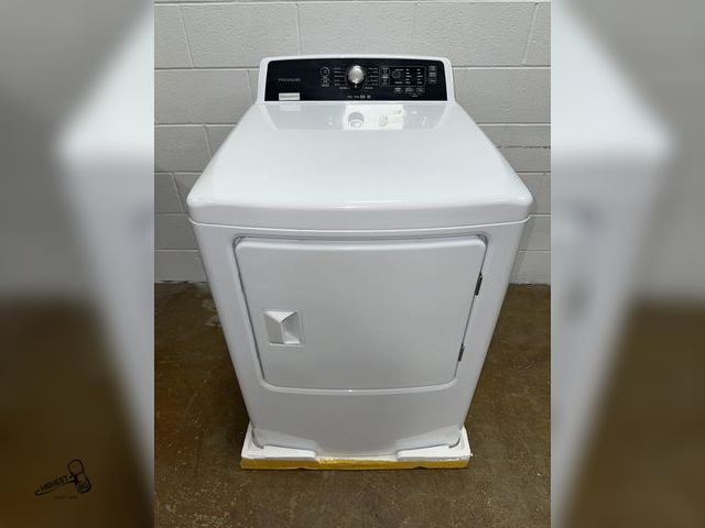 Lot 91-8400 - New FRIGIDAIRE FFRG4120SW2 Dryer The Frigidaire 6.7 cu. ft. Large Capacity Free Standing Gas Dryer a...