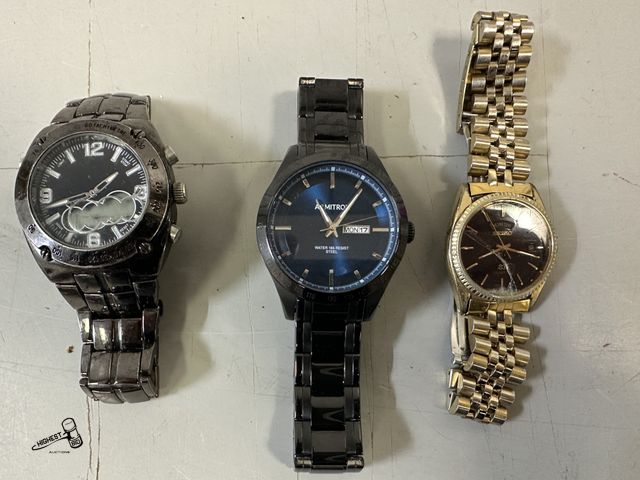 Lot 91-7822 - 3 MENS WATCHES