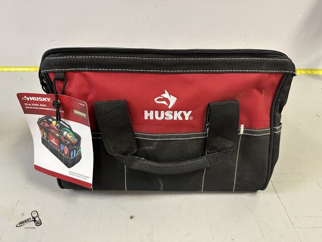 Lot 91-6918 - HUSKY 15IN TOOL BAG - TOOLS AND ACCESSORIES NOT INCLUDED