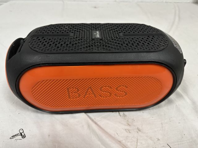 Lot 91-7624 - DIGITAL SUNFLASH PORTABLE SPEAKER