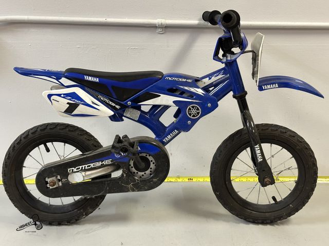 Lot 91-9794 - YAMAHA BLUE KIDS BIKE