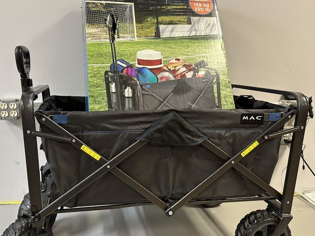 Lot 91-10278 - MAC SPORTS FOLDING WAGON WITH BRAKES GREAT FOR THE FOOTBALL TAILGATE &amp; KIDS FOR THE ZOO