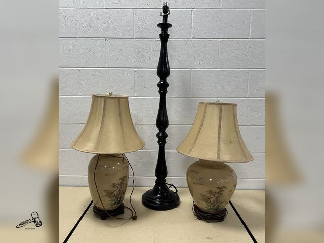 Lot 91-9461 - 3 LAMPS