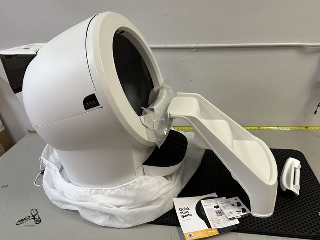 Lot 91-8641 - WHISKER LITER-ROBOT 4 SELF CLEANING CAT LITER BOX WITH LITER HOPPER - TESTED WORKS AS IT SHOULD COND...