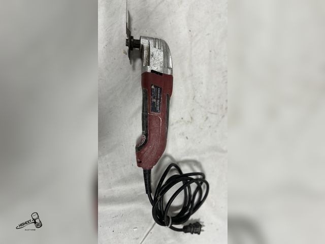 Lot 91-7704 - CHICAGO ELECTRIC OSCILLATING MULTIFUNCTION POWER TOOL
