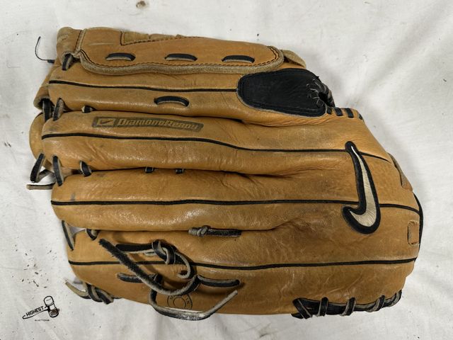 Lot 91-7673 - NIKE KEYSTONE 1400 / 14.00" DIAMOND READY BASE BALL GLOVE