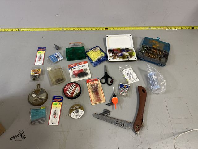 Lot 91-6925 - LOT OF ASSORTED FISHING BAITS AND ACCESSORIES