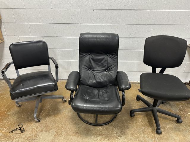 Lot 91-9460 - 3 BLACK CHAIRS