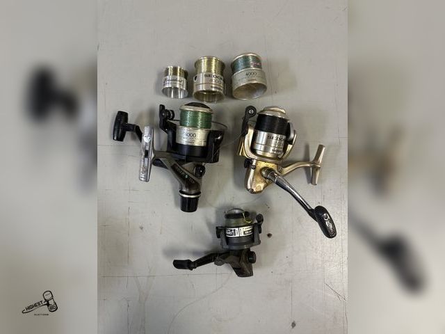 Lot 91-6923 - 3 FISHING REELS - SHIMANO 4000 LINE CAP. 8-240 10-200 12-160 - SHIMANO SEDONA 4--FB LINE CAP. 8-240 ...