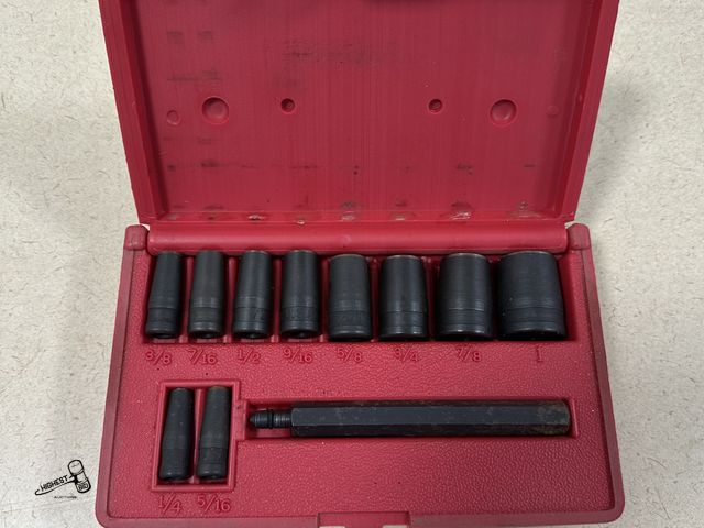 Lot 91-7177 - MATCO TOOLS 79PK 11PC PUNCH SET GASKET CUTTER HOLE WITH CASE 1/4-1"