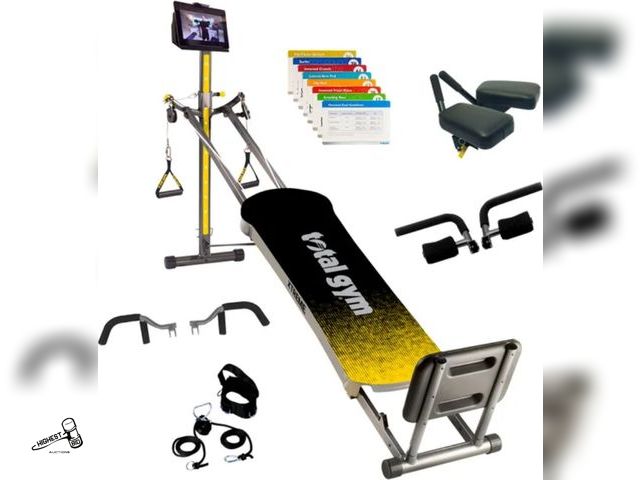 Lot 91-5890 - TOTAL GYM XTREME HOME GYM - MINIMAL ASSEMBLY REQUIRED - FOLDS EASY FOR STORAGE - 12 CALIBRATED LEVEL...