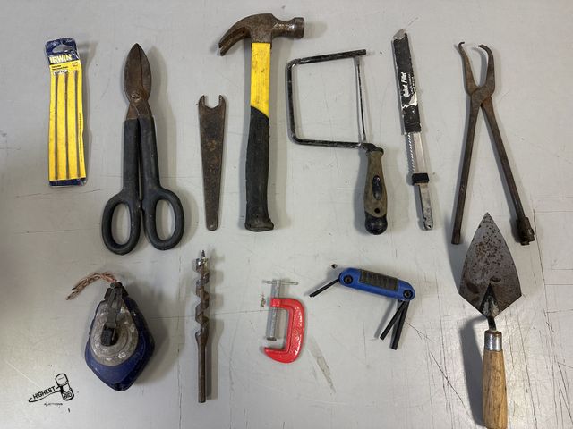 Lot 91-8574 - MISC LOT OF TOOLS