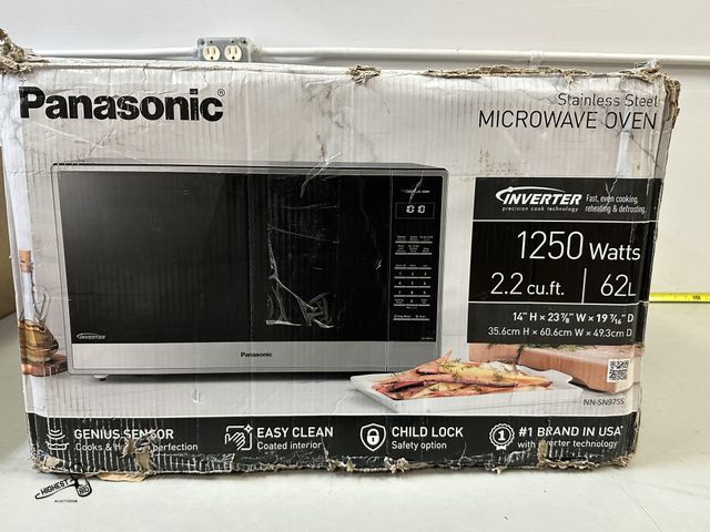 Lot 91-7414 - Scratch & Dent PANASONIC NN-SN975S Microwave Oven NEW PANASONIC MICROWAVE IN BOX DOES HAVE DENT IN R...