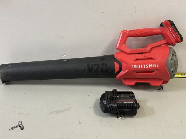 Lot 91-10246 - CRAFTSMAN V20 BLOWER AND CHARGER FULLY CHARGED BATTERY POWERFUL BLOWER