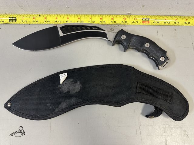 Lot 91-9668 - 14" MOSSY OAK LARGE KNIFE IN BLACK SHEATH