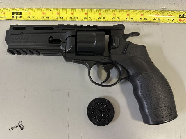 Lot 91-9683 - BARRA 357 CO2 BB REVOLVER .177 CAL BBS WITH BAG OF CARTIDGES