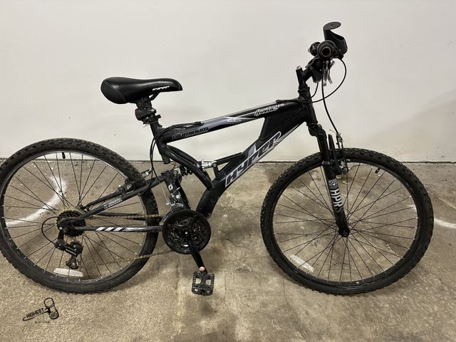 Lot 91-7856 - HYPER HAVOC FS ALUMINUM 26" ALL TERRIAN 21 SPEED WITH HPR SUSPENSION