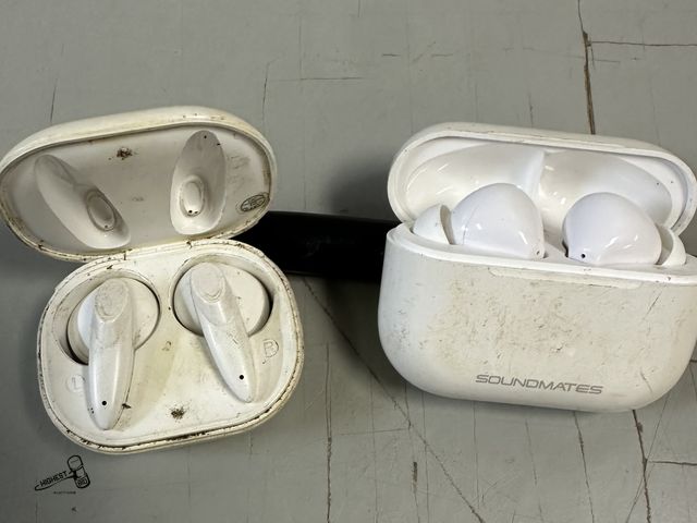Lot 91-7794 - 2 SETS OF WIRELESS EAR BUDS IN CASES