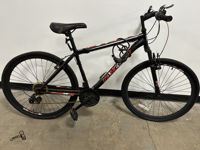 Lot 91-7927 - MONGOOSE EXCURSION 27.5" 21 SPEED BIKE WITH FRONT SUSPENSION