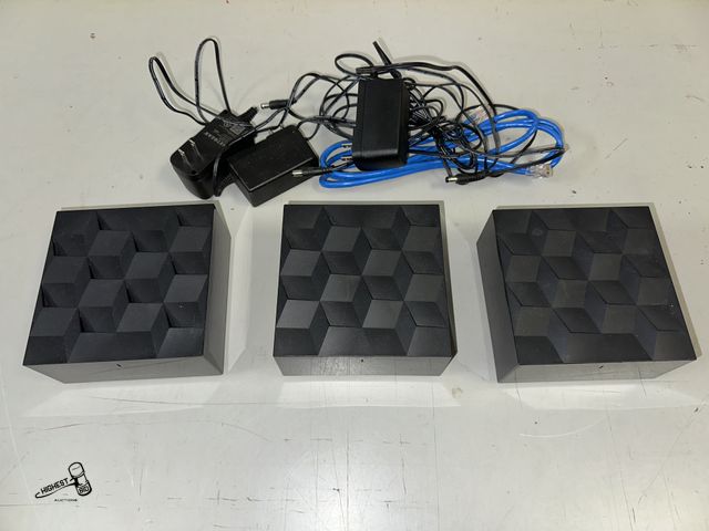 Lot 91-8517 - NIGHTHAWK NETGEAR62 WIFI RANGE EXTENDER 2 MESH WIFI 6 SATELLITE MS60 &amp; 1 MESH WIFI 6 ROUTER MR60...