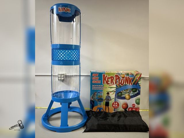 Lot 91-8932 - GIANT KERPLUNK GAME - WITH CARRYING CASE FOR STICKS &amp; BALLS - UNIT WAS ASSEMLED AND THEN DISASSE...
