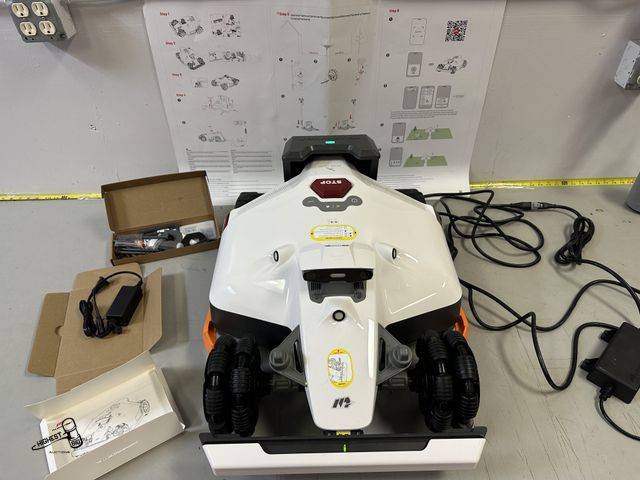 Lot 91-9727 - MSRP $2,399 Mammotion LUBA 2 AWD 5000HX Robotic Lawn Mower, Reception for 1.25 Acres, Max 1.5 Acres ...
